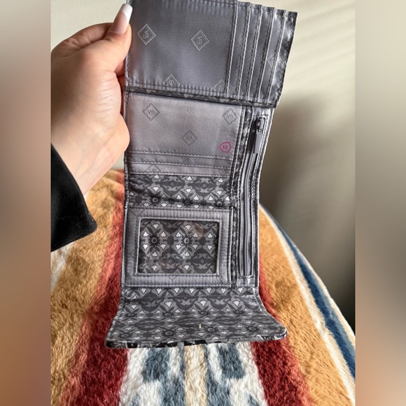 Vera Bradley Black and Gray Floral Quilted Pouch - Picture 4 of 7